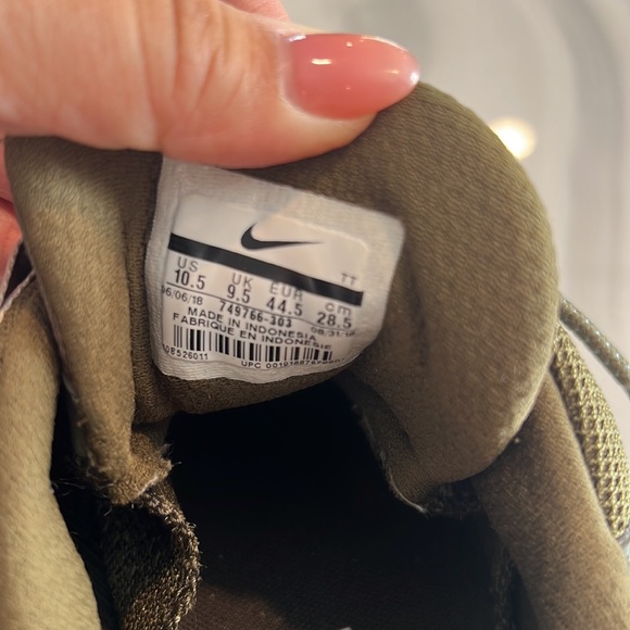 Nike Air Max 95 essential main image 5